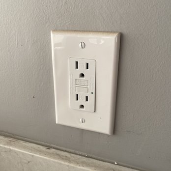 On Demand Electrical - Kitchen outlet - Electricians Near Me On Demand Electrical - Kitchen outlet - Electricians Near Me