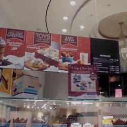 Cinnabon & Auntie Anne's