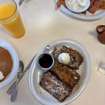 Esau's Cafe - Breakfast & Brunch Near Me - Carpinteria, California