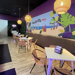 ALOHA! Bowls & Cream - Inside seating