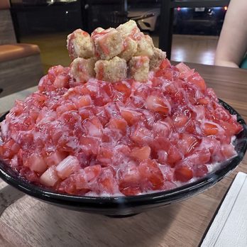 Snowdrop - Strawberry cheesecake - Shaved Ice Near Me - Tucson, Arizona