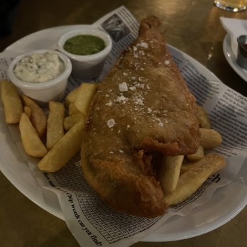 The Clarence - Hand battered fish n chips - Pubs Near Me - London, XGL The Clarence - Hand battered fish n chips - Pubs Near Me - London, XGL