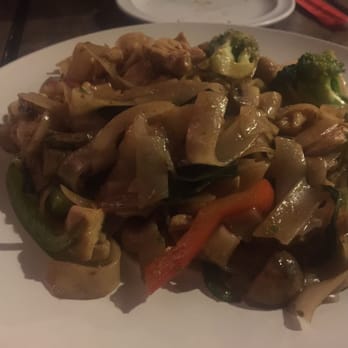 Thai Lada - Pad kee Mao - Thai Near Me - Austin, Texas Thai Lada - Pad kee Mao - Thai Near Me - Austin, Texas