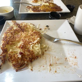 Newton's Paradise Cafe - 3lbs of hash browns - New American Near Me - Waterloo, Iowa