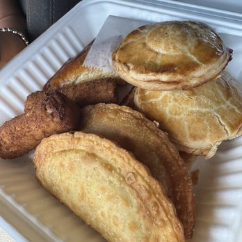 Versailles - Cuban Near Me - Miami, Florida