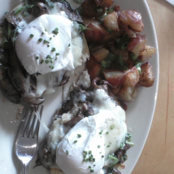Eats - my Spinach & Roasted Mushroom Benedict, actually quite delis BUT... - American Near Me - San Francisco, California