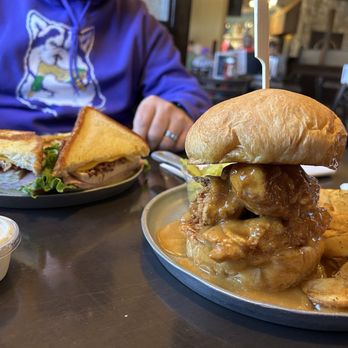 Skol Tavern - Smothered Southern Chicken Sandwich - Bars Near Me - Albert Lea, Minnesota
