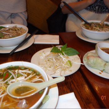 Le's Restaurant - Vietnamese Near Me - Cambridge, Massachusetts