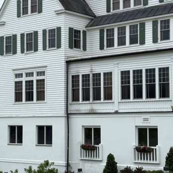 The Sagamore - Exterior is disrepair - Hotels Near Me - Bolton Landing, New York