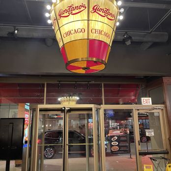 Giordano's - Interior - Pizza Near Me - Chicago, Illinois Giordano's - Interior - Pizza Near Me - Chicago, Illinois