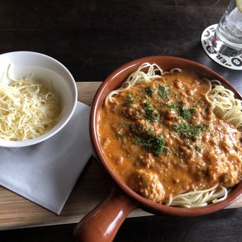 Group Punta Est  - Punta Est spaghetti - Bars Near Me - Bruges, VWV