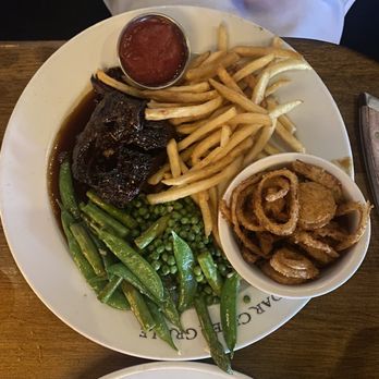 Cedar Creek Grille - Short Rib, fresh veggies, fries and onion straws - New American Near Me - Beachwood, Ohio Cedar Creek Grille - Short Rib, fresh veggies, fries and onion straws - New American Near Me - Beachwood, Ohio