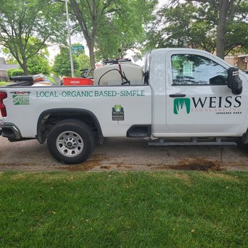 Weiss Lawn Care - Tech truck - Pest Control Near Me - Carol Stream, Illinois Weiss Lawn Care - Tech truck - Pest Control Near Me - Carol Stream, Illinois