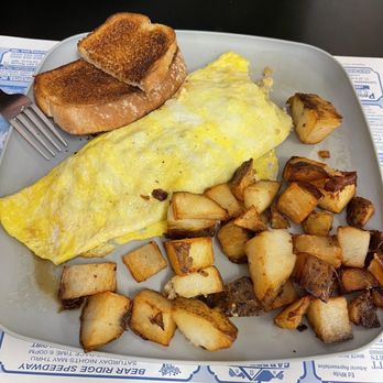 Shyrl's Diner - an omelet and potatoes - Diners Near Me - West Lebanon, New Hampshire Shyrl's Diner - an omelet and potatoes - Diners Near Me - West Lebanon, New Hampshire