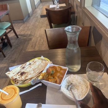 Curry Craft - Chicken tikka masala and naan with a mango lassi - Indian Near Me - San Marcos, California