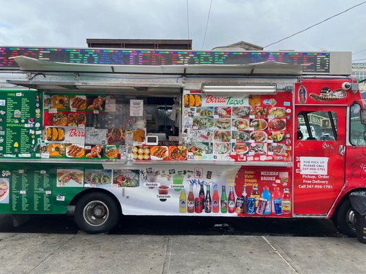 Derek food truck by null