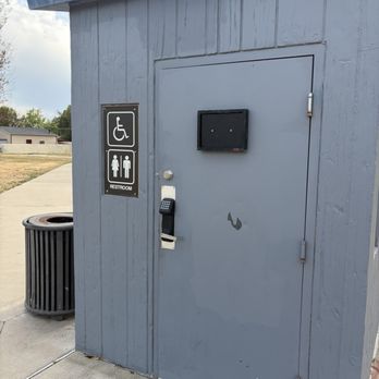 Cottonwood Park - Bathroom onsite. - Parks Near Me - Aurora, Colorado Cottonwood Park - Bathroom onsite. - Parks Near Me - Aurora, Colorado