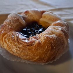 Bembölen Kahvitupa - Pan de hojaldre con arándanos