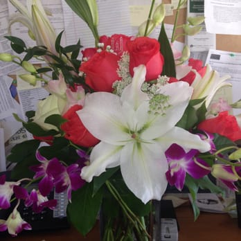Bloomers Flowers - Flower arrangement put together in 10 minutes! - Florists Near Me - Hayward, California