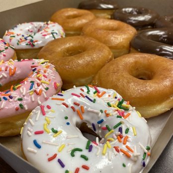 Glaze Doughnuts - My favorite donut in the whole place is a simple glaze donut - Donuts Near Me - Las Vegas, Nevada Glaze Doughnuts - My favorite donut in the whole place is a simple glaze donut - Donuts Near Me - Las Vegas, Nevada