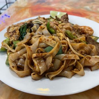 Ling's Asian Cuisine - Drunken noodles - Vietnamese Near Me - Omaha, Nebraska Ling's Asian Cuisine - Drunken noodles - Vietnamese Near Me - Omaha, Nebraska