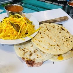 Super Amanecer Latino Market - Pupusas