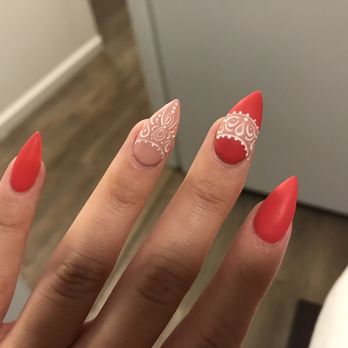 Gradient Nail - Nails by Mia - Nail Salons Near Me - Honolulu, Hawaii