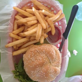 Mac & Ernie's Roadside Eatery - Cheeseburger with Fries - Burgers Near Me - Tarpley, Texas