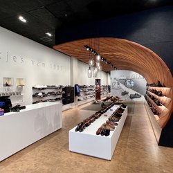 Zwartjes van 1883 - Store