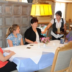 Hotel Heiligenstadter Hof - Kaffeenachmittag mit der Familie Harrer