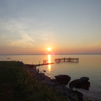 Rocky Point Walking Path - Hiking Near Me - Warwick, Rhode Island