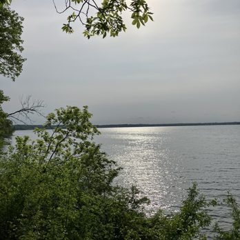 Frautschi Point - Lake view - Hiking Near Me - Madison, Wisconsin