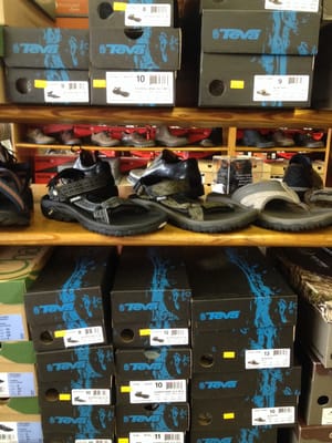 morgan's shoes & bootery