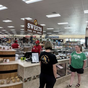 Buc-ee’s - Gas Stations Near Me - Goodyear, Arizona