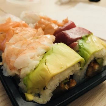 LAN - The dragon roll - Japanese Near Me - Barcelona, B