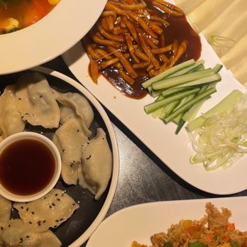 Vege Delight - Tom yum soup, fennel dumplings, Thai fried rice and king oyster mushroom wraps - Vegetarian Near Me - Toronto, Ontario Vege Delight - Tom yum soup, fennel dumplings, Thai fried rice and king oyster mushroom wraps - Vegetarian Near Me - Toronto, Ontario