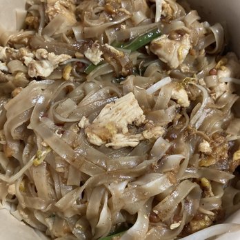 More Thai Kitchen - Pad Thai chicken - Thai Near Me - Mississauga, Ontario