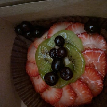 La Farine - Fruit Tart - Bakeries Near Me - Oakland, California