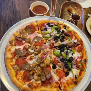 Fratelli's Pizza - Fratelli's combo and meat lover's pizza - Pizza Near Me - North Hills, California Fratelli's Pizza - Fratelli's combo and meat lover's pizza - Pizza Near Me - North Hills, California