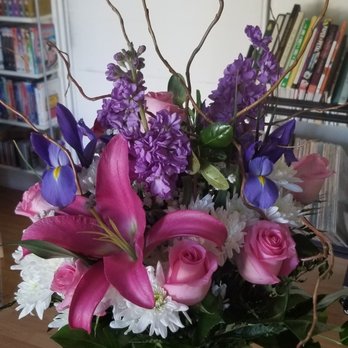 Honey Bee Flowers - Enchanted Fairytale - Florists Near Me - Glendale, California