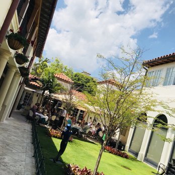 Cafe Via Flora - Steakhouses Near Me - Palm Beach, Florida Cafe Via Flora - Steakhouses Near Me - Palm Beach, Florida