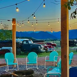 Starlite Vintage Resort - Enjoy our common spaces - equipped with fire rings and retro outdoor furniture