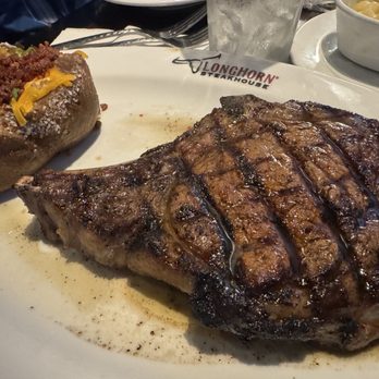 LongHorn Steakhouse - Steakhouses Near Me - Rancho Cucamonga, California