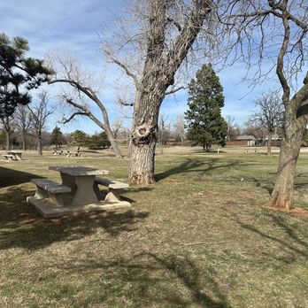 Hefner Park - Some scattered unshaded tables - Parks Near Me - Oklahoma City, Oklahoma Hefner Park - Some scattered unshaded tables - Parks Near Me - Oklahoma City, Oklahoma