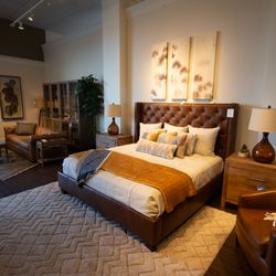 Bassett Furniture - Bassett Furniture showroom in
Tacoma, Washington
Bedroom and Livingroom
