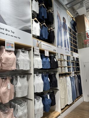 UNIQLO 5th Avenue by null