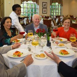 Goodwin Living - Delicious dining at our lavish in-house restaurants.