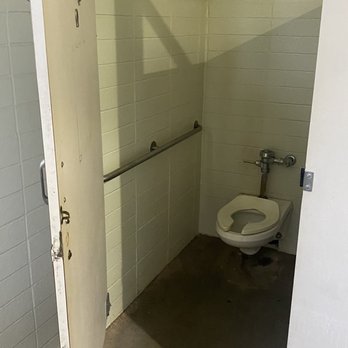El Capitan State Beach - Women's restroom - Parks Near Me - Goleta, California