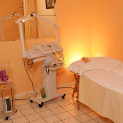 Orchidee Wellness-Studio - Nacken-, Schulter-, Rücken- und Kopfmassage mit Aromaöl nach Wahl