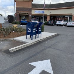 USPS - Mail drop off in the parking lot